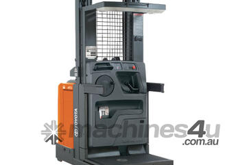 Toyota 5000 Series Order Picker