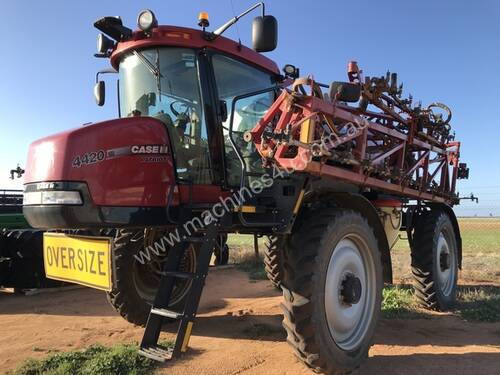 2011 Case 4420 Sprayers