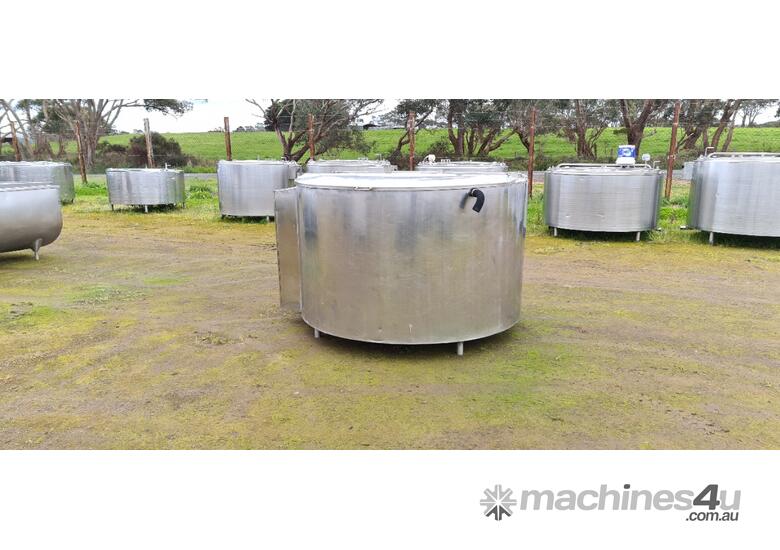 caption 2,280lt STAINLESS STEEL TANK, MILK VAT