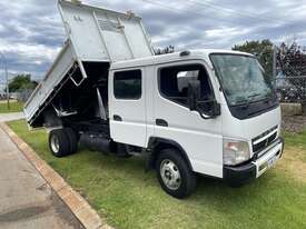 Tipper Truck Mitsubishi Canter Dual Cab 4 tonne Auto SN1028 1GMW324 - picture0' - Click to enlarge