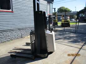 Crown Walkie Stacker 1 ton Electric Used Forklift #1620 - picture2' - Click to enlarge