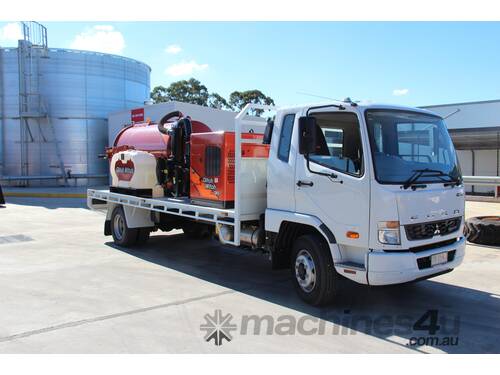 2019 MITSUBISHI FUSO FIGHTER DITCH WITCH HX30 3000L VAC TRUCK