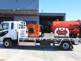 2019 MITSUBISHI FUSO FIGHTER DITCH WITCH HX30 3000L VAC TRUCK - picture2' - Click to enlarge