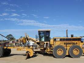 24H Caterpillar Grader - picture0' - Click to enlarge