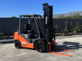 Forklift 2.5T Toyota Low Hours - picture0' - Click to enlarge