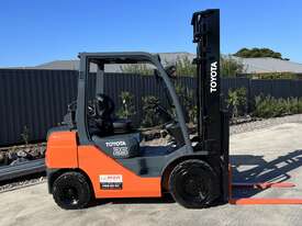 Forklift 2.5T Toyota Low Hours - picture0' - Click to enlarge