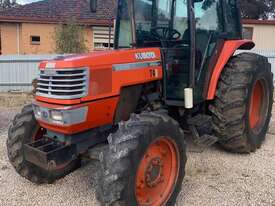 Kubota M8200 Tractor - picture0' - Click to enlarge