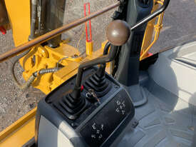 Caterpillar 428E Backhoe Loader Loader - picture0' - Click to enlarge