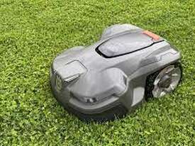 HUSQVARNA AUTOMOWER 415X - picture0' - Click to enlarge