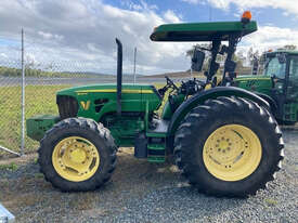 John Deere 5105M FWA/4WD Tractor - picture2' - Click to enlarge