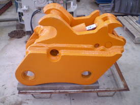 Quickhitch Used 70 Ton ZX670 STK - picture2' - Click to enlarge