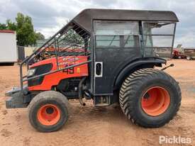 Kubota M8540 Narrow - picture2' - Click to enlarge