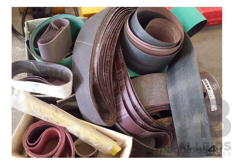 Used ozito Ozito Electric File Sander and Selection of Various Sanding