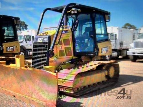 caption 2016 CAT D3K2 LGP 1,600 hrs Stock No. 002