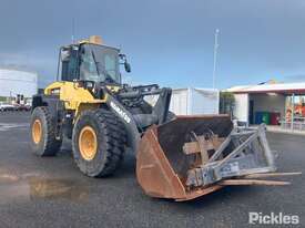 2011 Komatsu WA200PZ-6 - picture0' - Click to enlarge