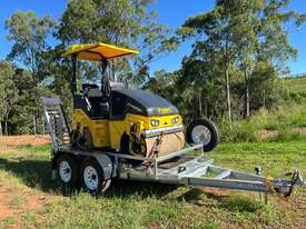 BOMAG Roller and Trailer - picture0' - Click to enlarge