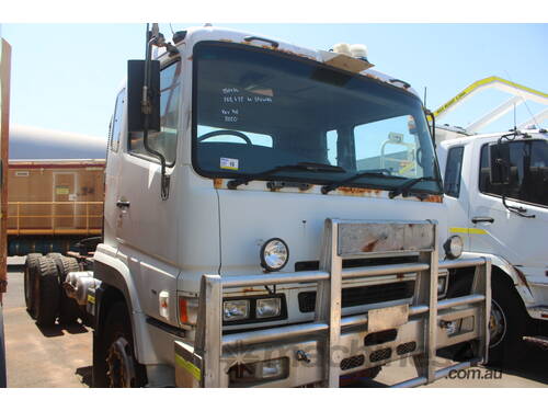 2010 MITSUBISHI FV500 TRUCK