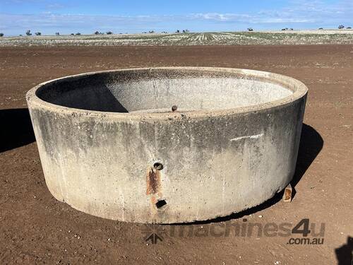 Large Round Trough - Small Crack (See Photo)