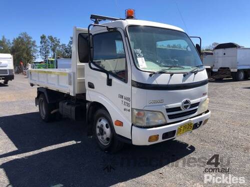 2009 Hino 300 series Tipper