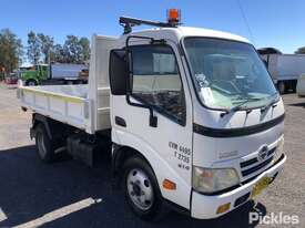 2009 Hino 300 series Tipper - picture0' - Click to enlarge