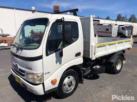 2009 Hino 300 series Tipper - picture2' - Click to enlarge