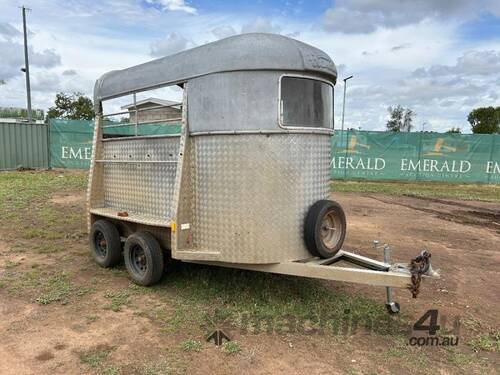 2002 HANDI 2 HSL HORSE FLOAT