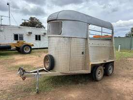 2002 HANDI 2 HSL HORSE FLOAT - picture1' - Click to enlarge