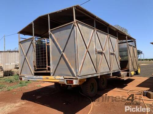 Packing Trailer .
Has the capability to bag and box in field. 6 pallet capacity , 60mm plastic squar