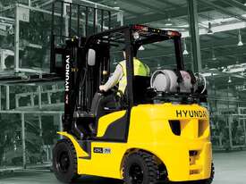 Hyundai Forklift 2.5 - 3.3T LPG Model: 30L(G)-7A - picture0' - Click to enlarge