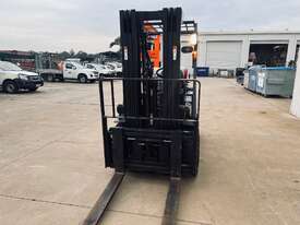 Late Model   Crown LPG Forklift - picture1' - Click to enlarge