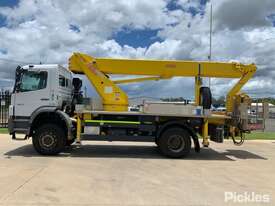 2009 Mercedes Benz Axor 1833 Day Cab EWP - picture2' - Click to enlarge