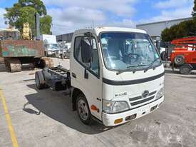 2009 Hino 300 614 Cab Chassis 4x2 - picture1' - Click to enlarge