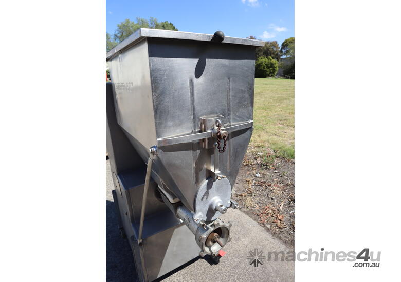 caption Commercial Mincer Mixer Grinder - Butcher Boy 150-42