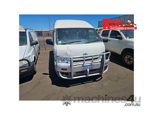 2008 TOYOTA HIACE COMMUTER BUS