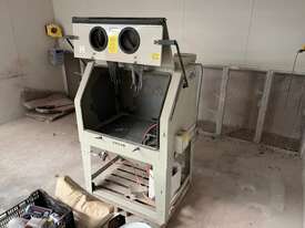 Sand Blasting Cabinet - picture1' - Click to enlarge