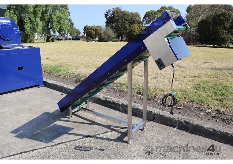 caption Elevator Incline Conveyor - 1495mm High