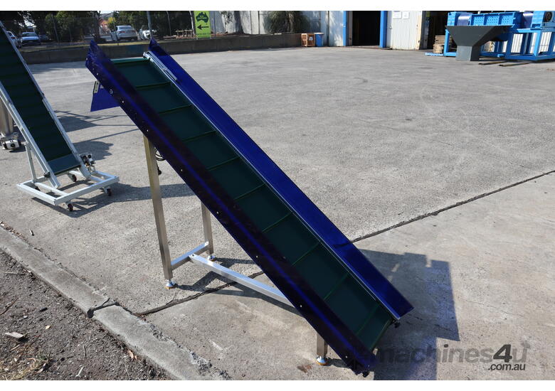 caption Elevator Incline Conveyor - 1495mm High