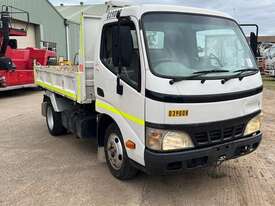 Hino U305 - picture0' - Click to enlarge