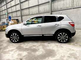 2012 Nissan Dualis Ti Petrol - picture2' - Click to enlarge