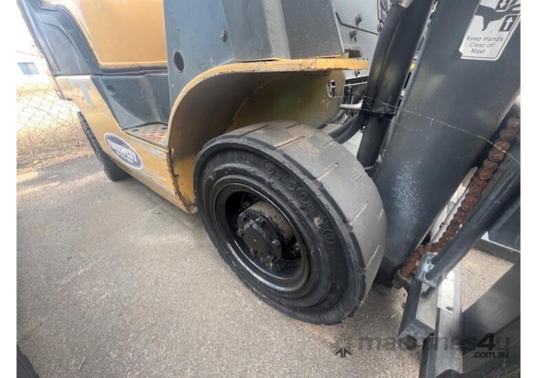 caption Cat GP18ZN LPG Forklift