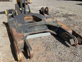 As New Caterpillar D10 Tool Bar and H Beam , Lot Number:14 - picture0' - Click to enlarge