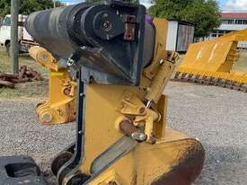 As New Caterpillar D10 Tool Bar and H Beam , Lot Number:14 - picture2' - Click to enlarge