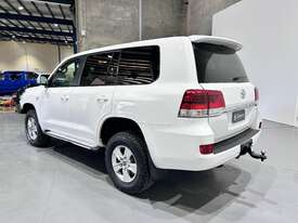 2020 Toyota Landcruiser GXL Diesel - picture0' - Click to enlarge