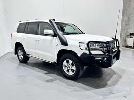 2020 Toyota Landcruiser GXL Diesel - picture1' - Click to enlarge