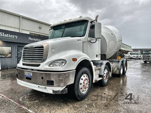 2021 Freightliner FLX   8x4 Concrete - Agitator