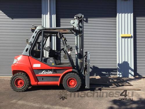 caption Linde Diesel 6T Forklift - Well Maintained, Low Hours, Versatile Machine!
