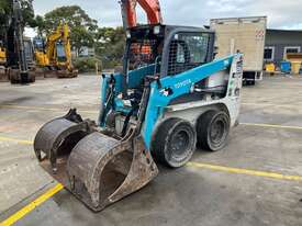 2017 Toyota Huski 30-5SDK8 Skid Steer - picture1' - Click to enlarge