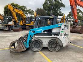 2017 Toyota Huski 30-5SDK8 Skid Steer - picture2' - Click to enlarge