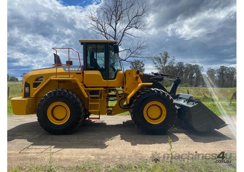 caption Volvo L105 Loader/Tool Carrier Loader