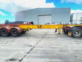 2010 Barker Heavy Duty Tri Axle Tri Axle Retractable Skel Trailer - picture0' - Click to enlarge